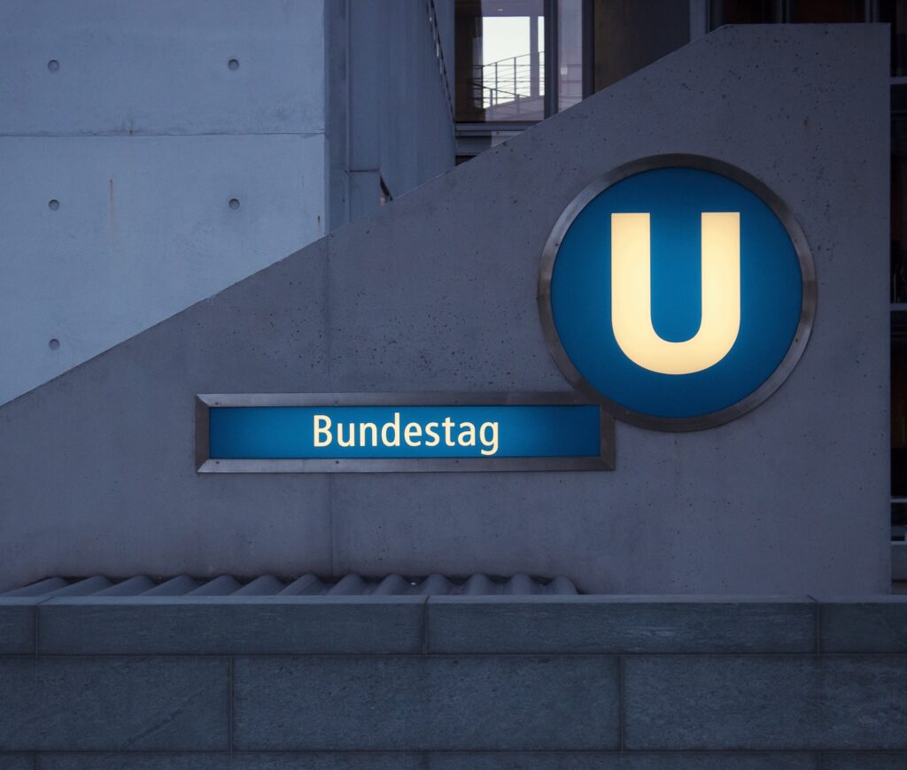 Die Haltestelle Bundestag in Berlin.